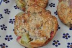 Scones med rabarber og skyr - nem opskrift på rabarberscones