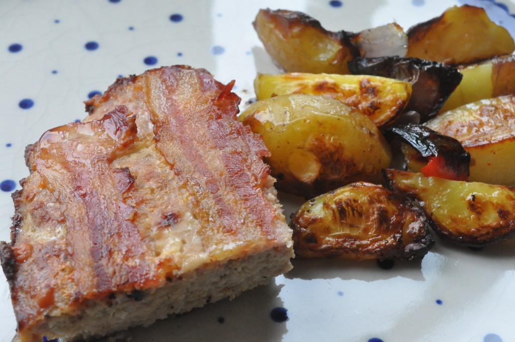 Farsbrød med cheddar, bacon og løg - sprødt og lækkert