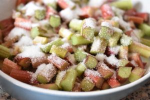 Rabarber crumble med kokos og mandler