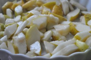 DSC_5267 • nogetiovnen.dk Grov pærecrumble med havregryn - sundere pærekage