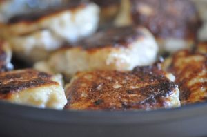 Fiskefrikadeller af færdigkøbt fiskefars