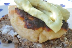 Fiskefrikadeller af færdigkøbt fiskefars