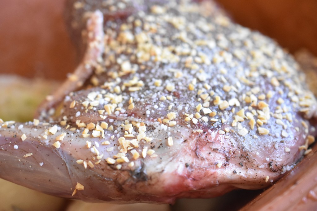 Dyrekølle med bacon og hvidløg - langtidsstegt i stegeso