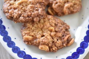 Havregrynskager med peanuts - nemme, sprøde peanutcookies
