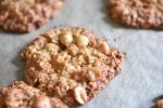 Havregrynskager med peanuts - nemme, sprøde peanutcookies