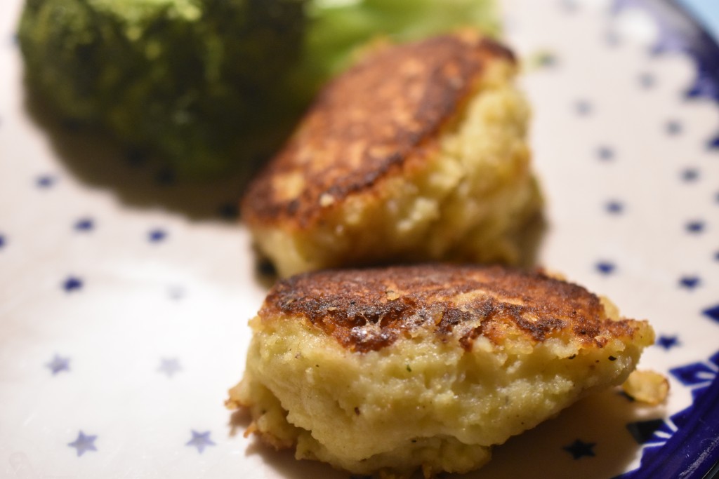 Kartoffelfrikadeller - smørstegte, sprøde og lækre