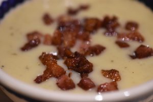 Pastinak suppe med bacon og kartofler - nem