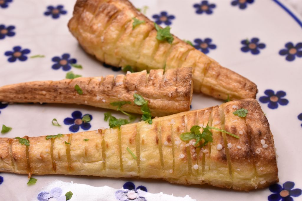 Pastinak i ovn - opskrift på bagte pastinakker