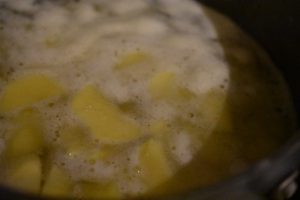 Flødekartofler i gryde - nemme og cremede