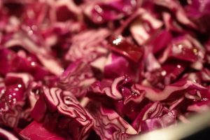 Hjemmelavet rødkål med ribsgele - nem opskrift