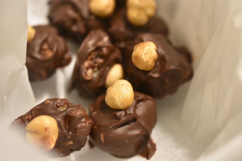 Julekonfekt - nem marcipan konfekt med nougat