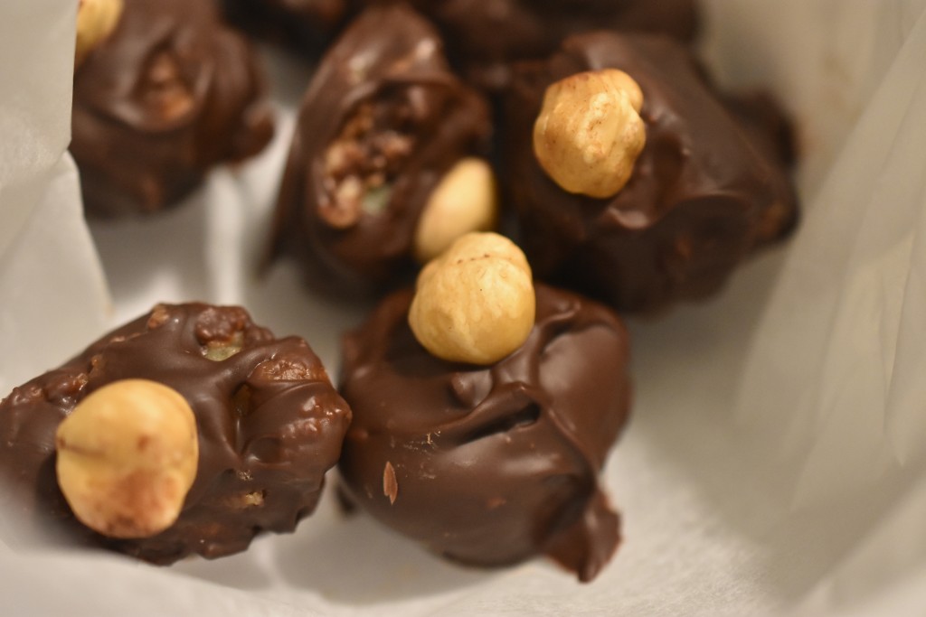 Julekonfekt - nem marcipan konfekt med nougat