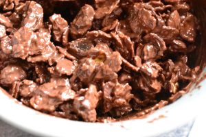 Cornflakestoppe med rosiner og chokolade