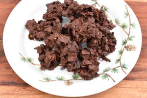 DSC_0970 • nogetiovnen.dk Cornflakestoppe med rosiner og chokolade - opskrift