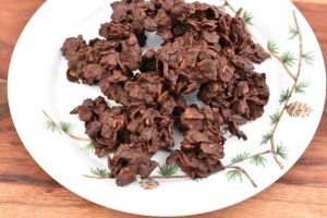 DSC_0971 • nogetiovnen.dk Cornflakestoppe med rosiner og chokolade - opskrift