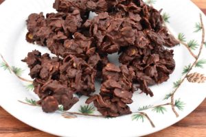 DSC_0973 • nogetiovnen.dk Cornflakestoppe med rosiner og chokolade - opskrift