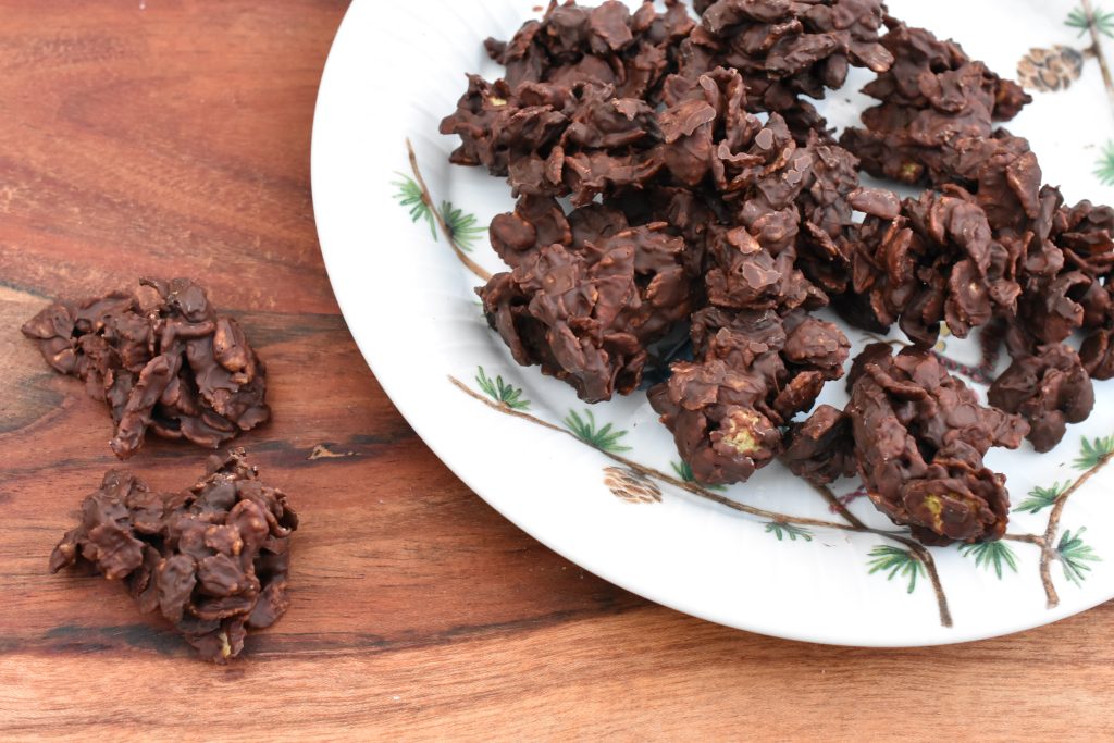 Cornflakestoppe med rosiner og chokolade