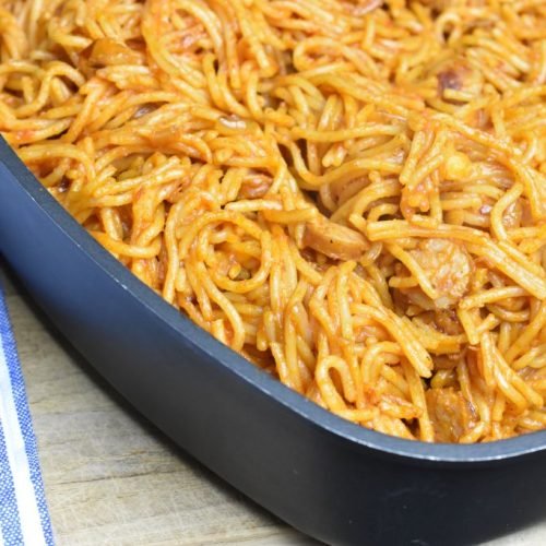 Pastaret med pesto og pølser - nem opskrift