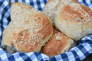 DSC_0421 • nogetiovnen.dk Burgerboller opskrift - nemme hurtige & grove