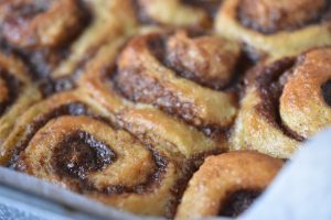 Kanelsnegle i fad - opskrift på kanelsneglekage