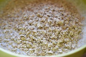 Grovboller med havregryn - nem opskrift