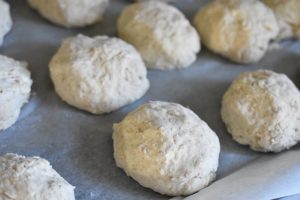 Grovboller med havregryn - nemme, bløde og lækre