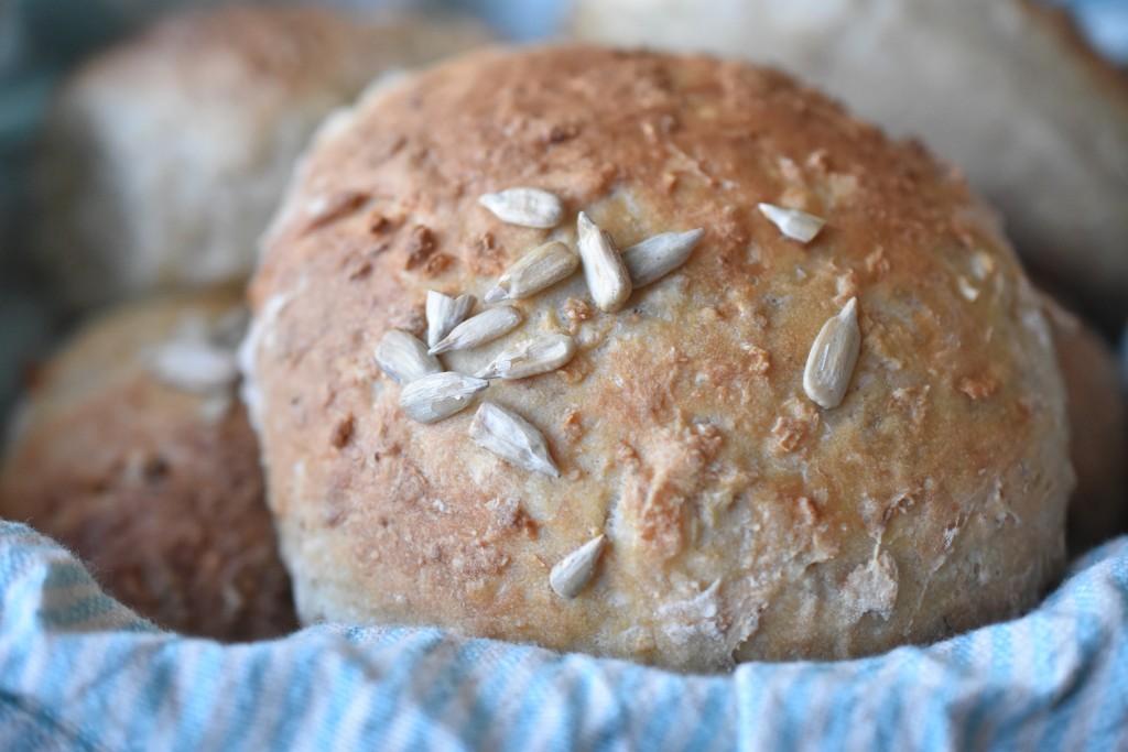 Grovboller med havregryn - nemme, bløde og lækre