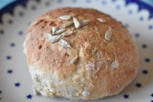 Grovboller med havregryn - nemme, bløde og lækre