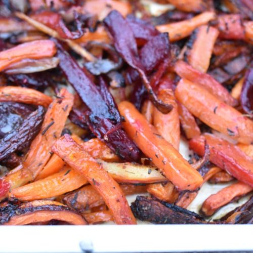 Ovnbagte rodfrugter med balsamico og timian