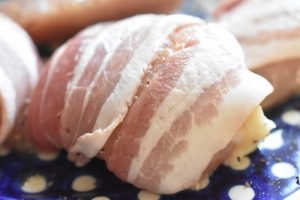 DSC_1568 • nogetiovnen.dk Grillet kyllingefilet med bacon & rissalat