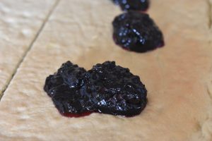 Blåbærsnitter med marmelade - nem opskrift