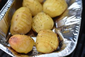 Hasselback kartofler på grill - sprøde og lækre