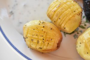 DSC_1756 • nogetiovnen.dk Hasselback kartofler på grill - sprøde og lækre