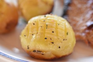 Hasselback kartofler på grill - sprøde og lækre