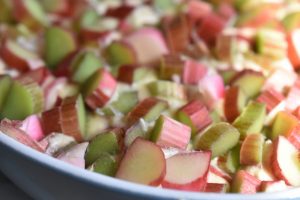 Rabarberkage den bedste opskrift med vanilje