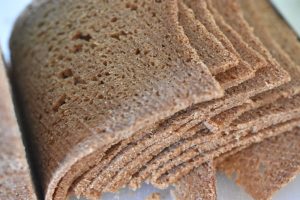 Rugbrødschips - opskrift på hjemmelavede rugbrødschips i ovn