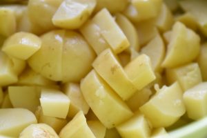 DSC_2084 • nogetiovnen.dk Kold kartoffelsalat med creme fraiche og purløg