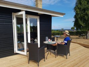 Ny terrasse i sommerhuset