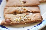 Karamelsnitter med mandler - sprøde sirupssmåkager uden æg