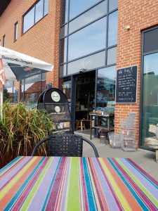 Apetit i Auning - is, kaffe og sandwich