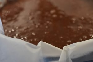 Chokoladekage med chokoladeglasur - nem