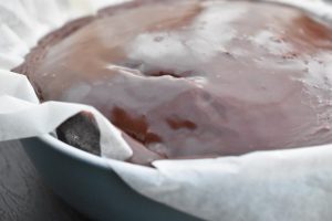 Chokoladekage med chokoladeglasur - nem