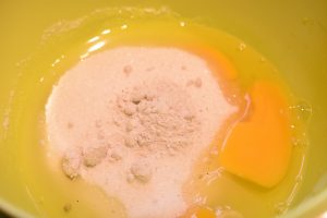 Pæretærte - kage med pærer & mandler opskrift