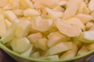 DSC_2489 • nogetiovnen.dk Æblekage med kanel i bradepande - nem og lækker