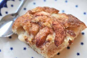 DSC_2515 • nogetiovnen.dk Æblekage med kanel i bradepande - nem og lækker