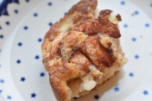 DSC_2518 • nogetiovnen.dk Æblekage med kanel i bradepande - nem og lækker