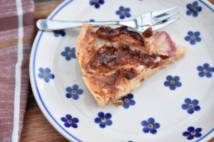 Æbletærte med karamel af kondenseret mælk