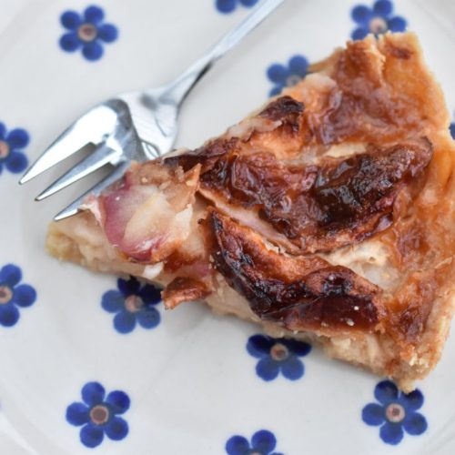 Æbletærte med karamel af kondenseret mælk