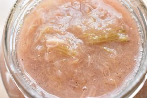 Rabarbermarmelade med vanilje - nem og lækker