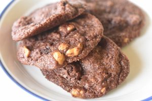 Chokolade cookies med nødder - den bedste opskrift